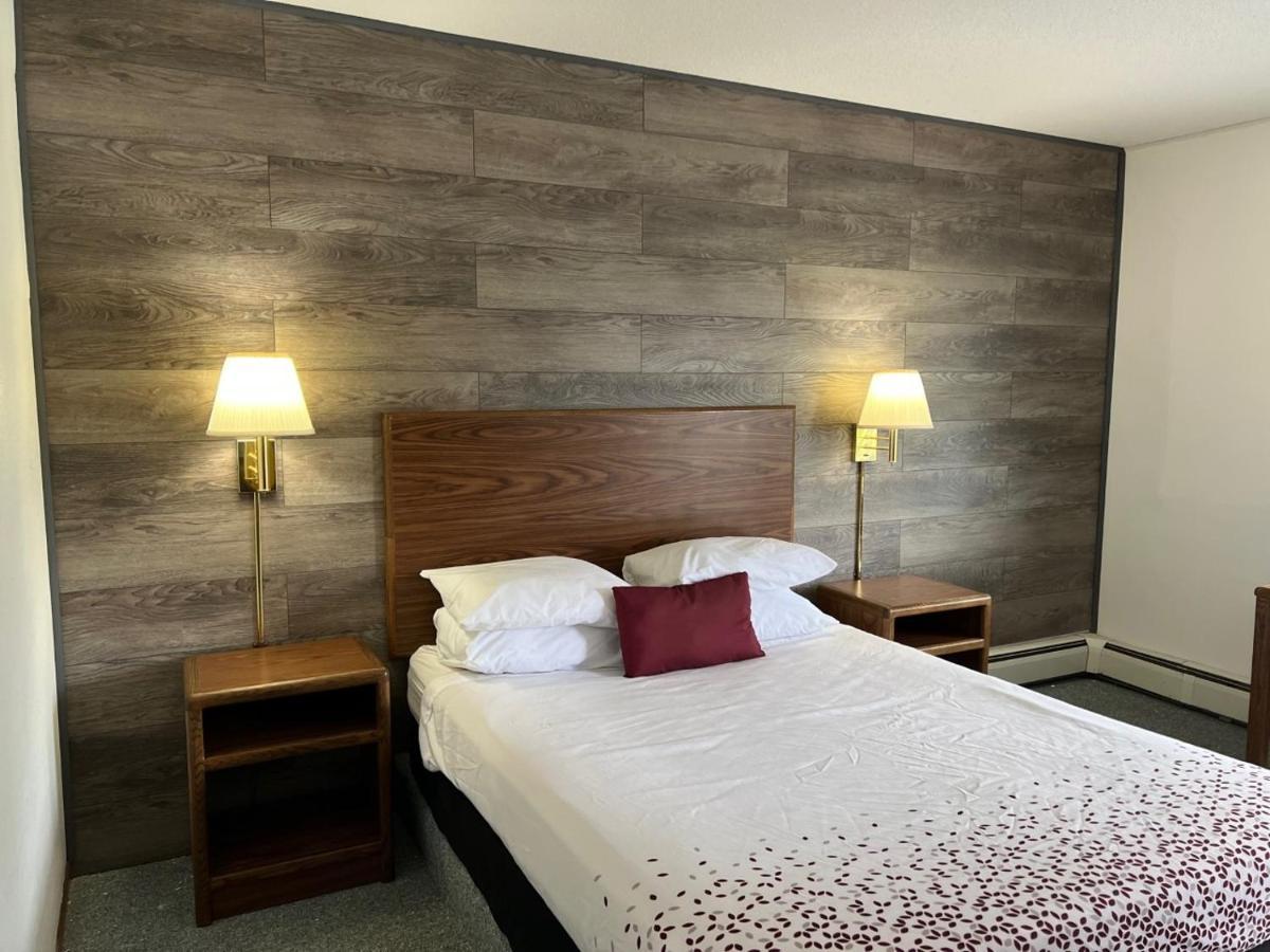 Northwoods Motel Ladysmith Buitenkant foto