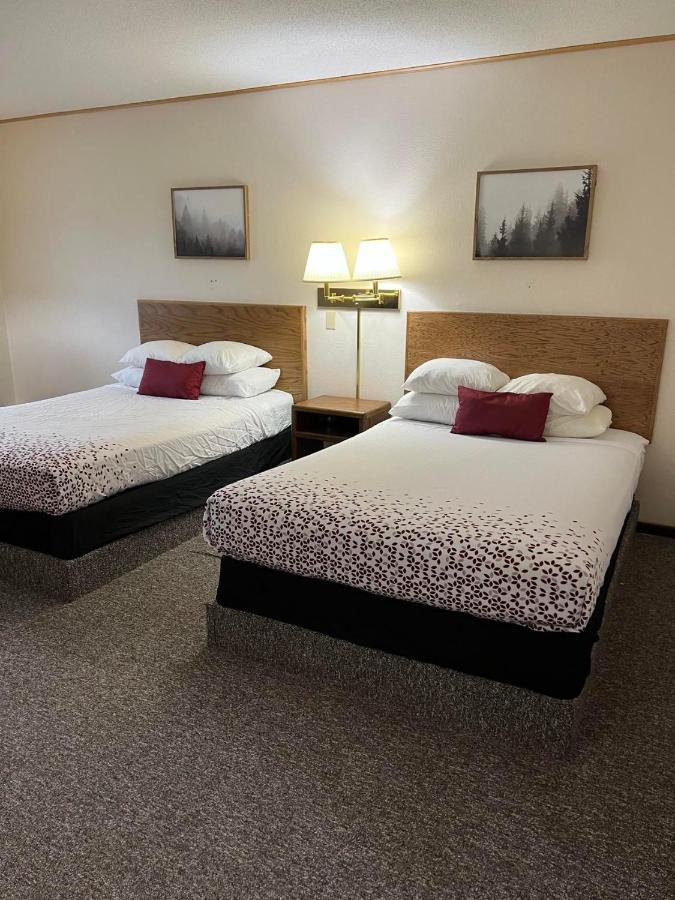 Northwoods Motel Ladysmith Buitenkant foto