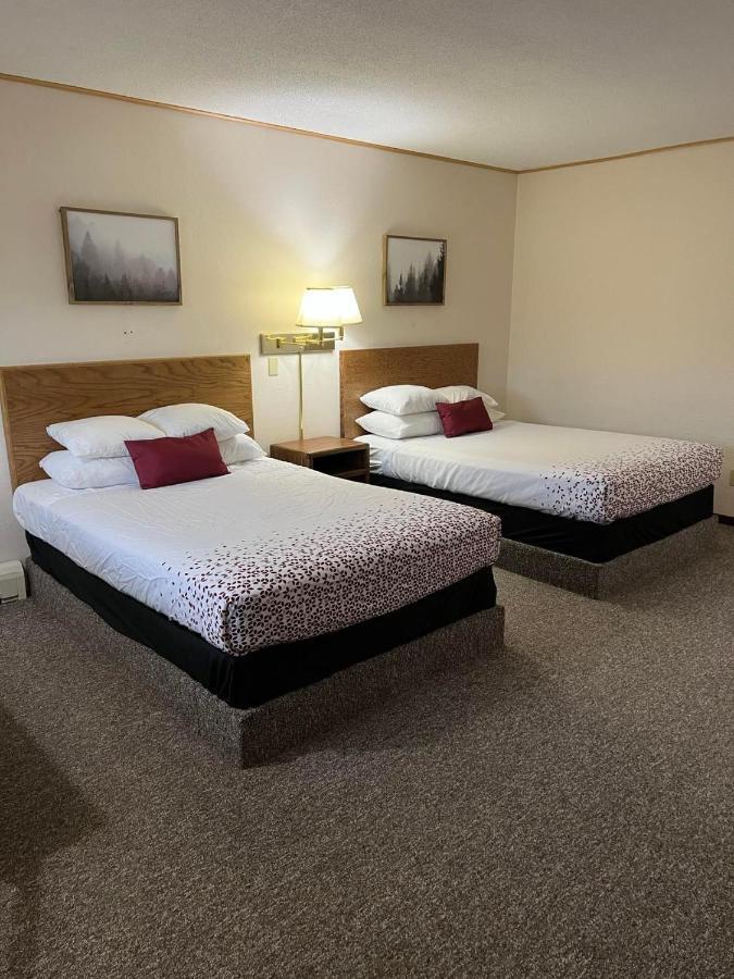 Northwoods Motel Ladysmith Buitenkant foto