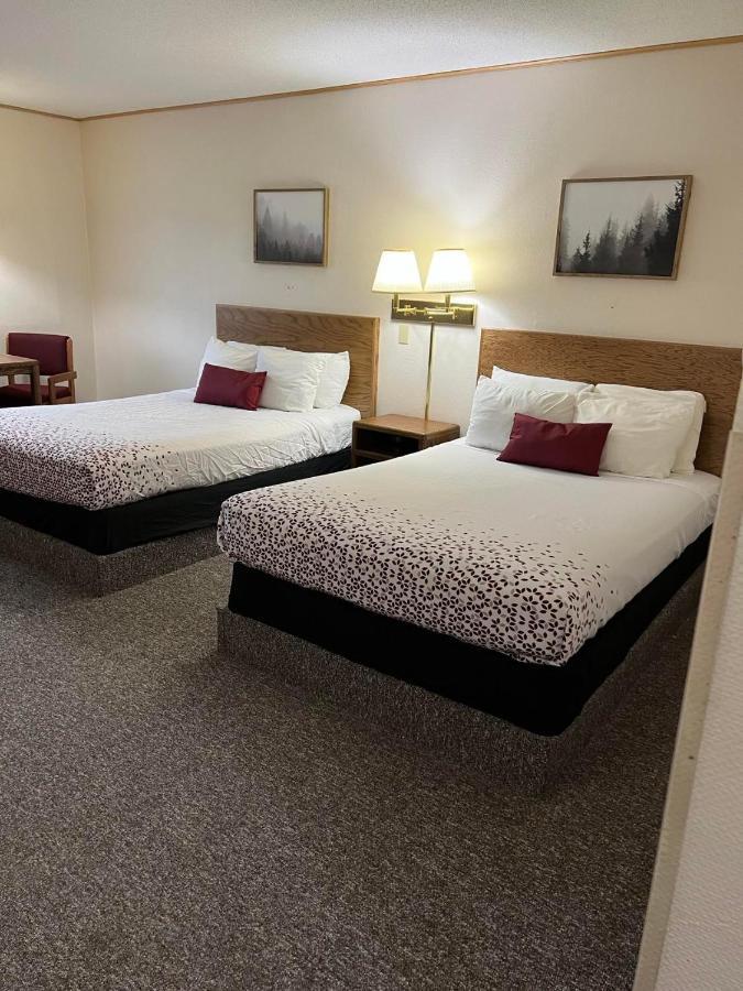 Northwoods Motel Ladysmith Buitenkant foto