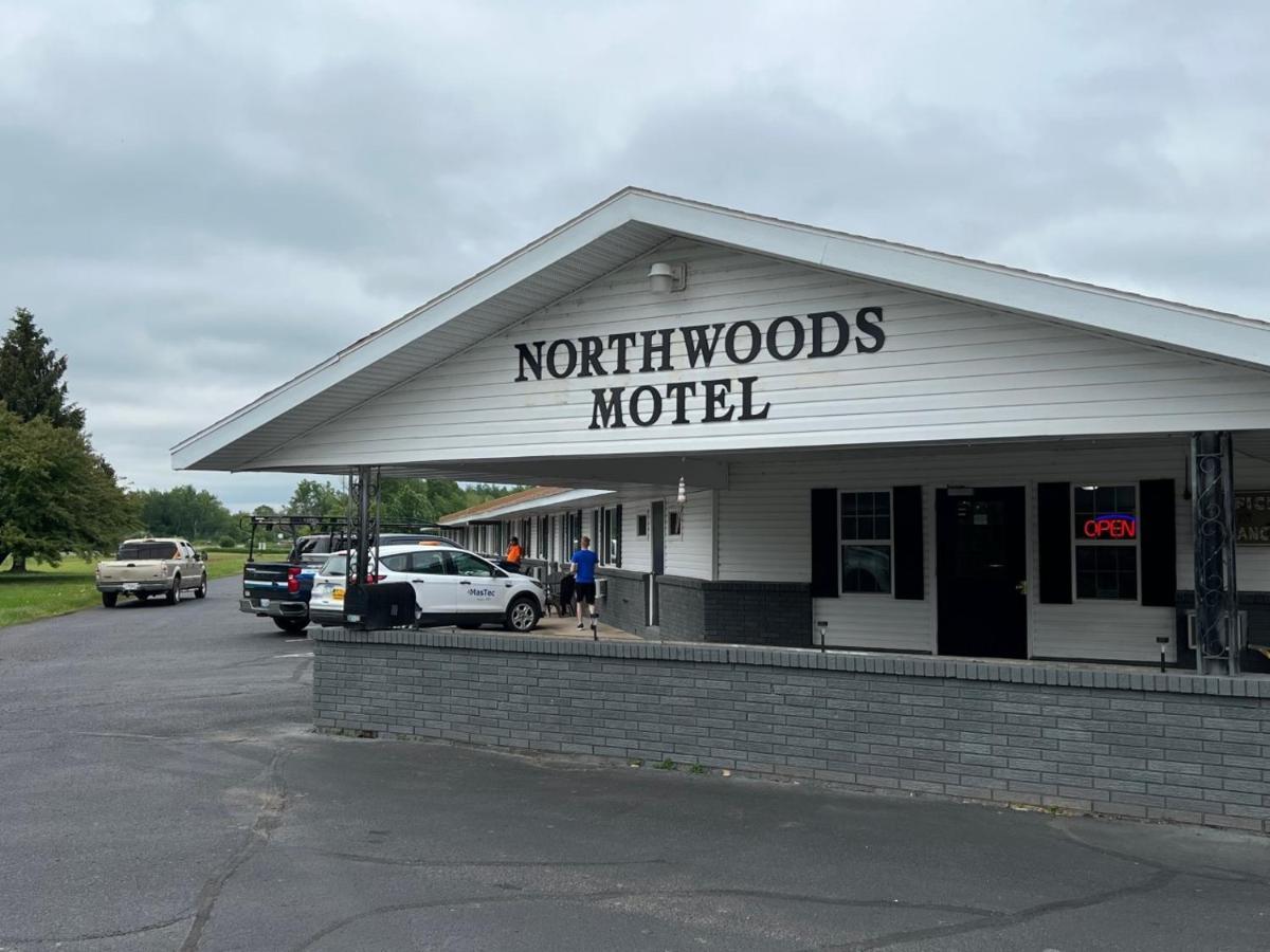 Northwoods Motel Ladysmith Buitenkant foto